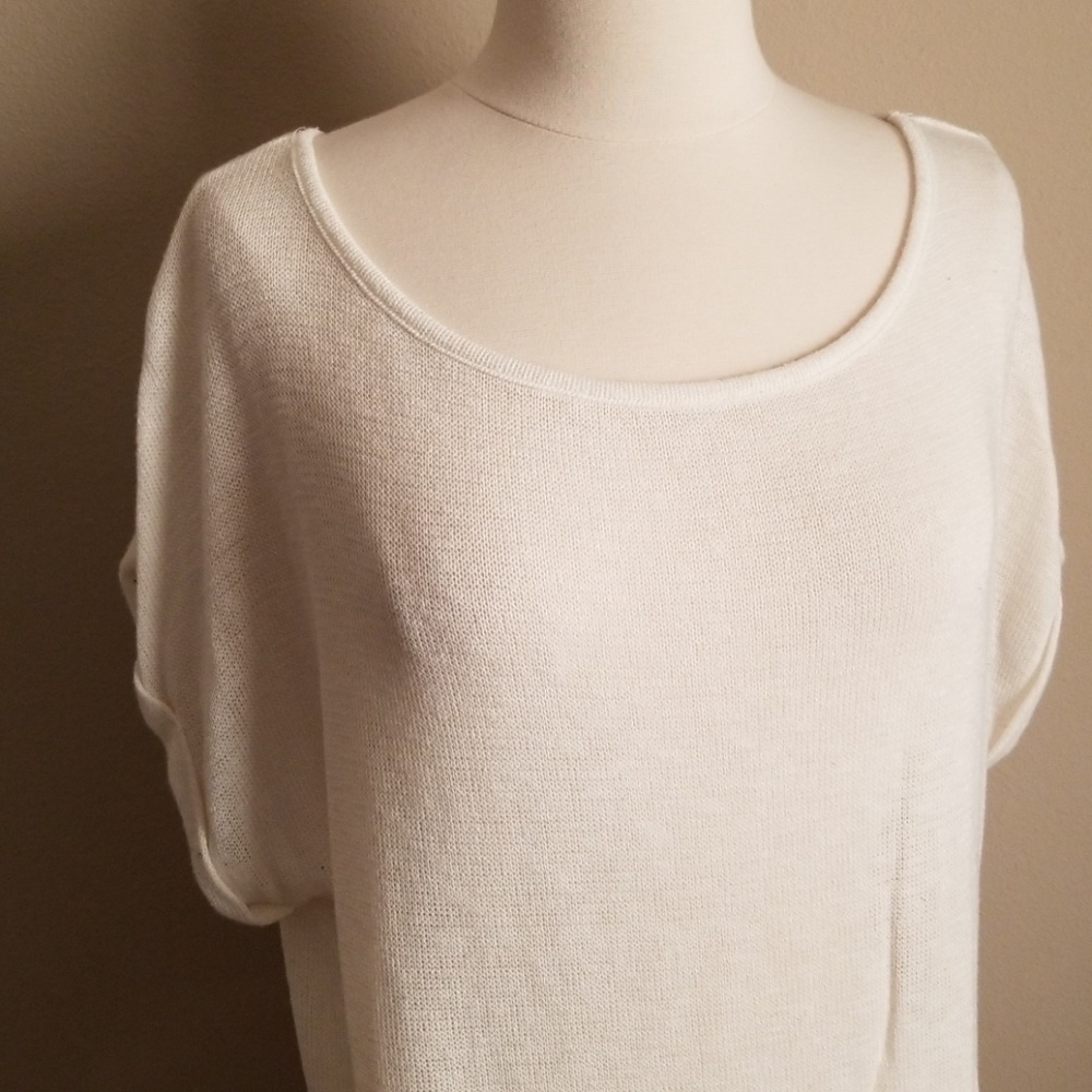 Off white short sleeve sweater